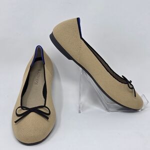 Rothy's Ballet Flat In Beige With Black Detailing
